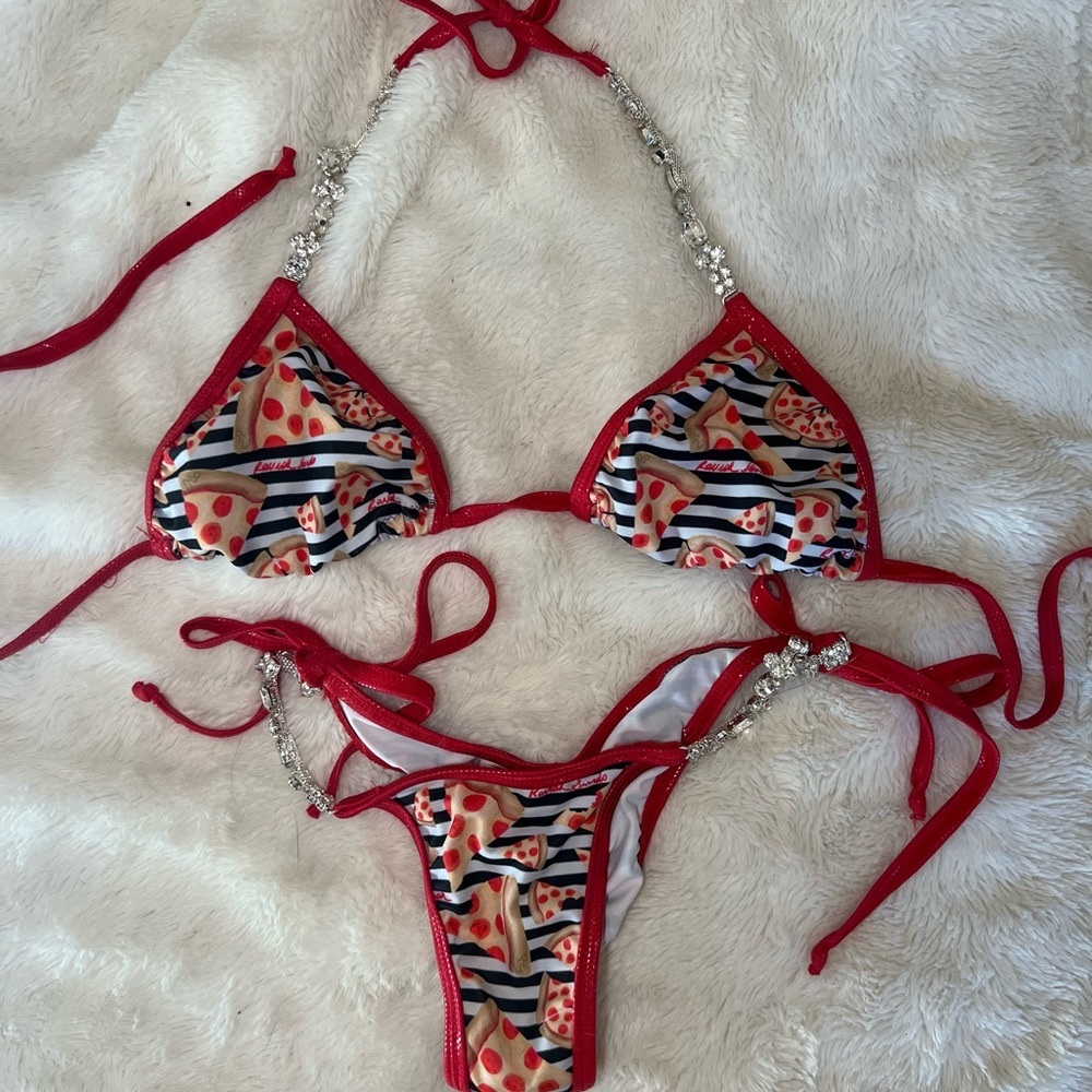 Angel completion bodybuilding bikini